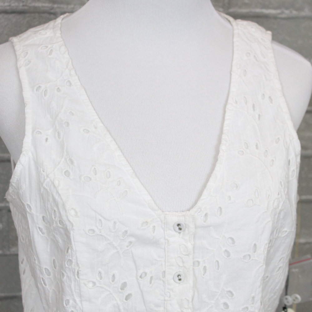 Tularosa Poppy Eyelet Lace Crop Tank Vest - Picture 4 of 8